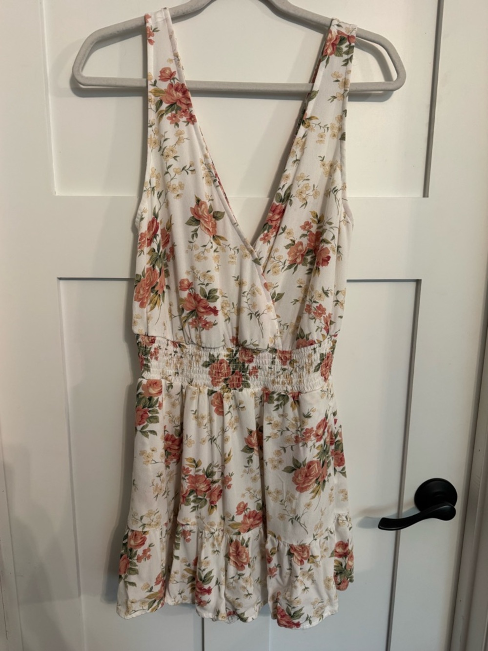 American Eagle Outfitters White Floral Romper with coral flowers